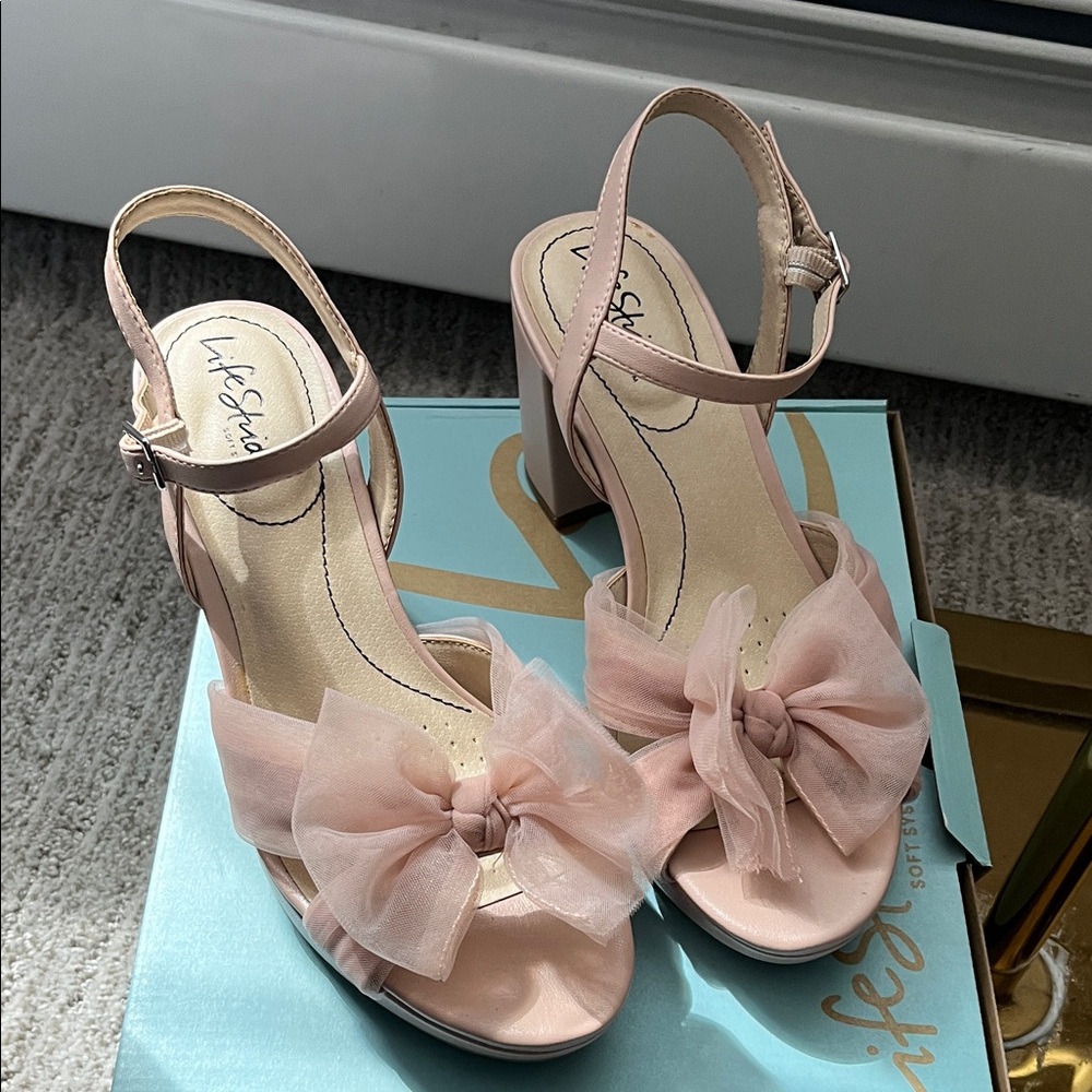 Life stride soft system high heel sandal slides.